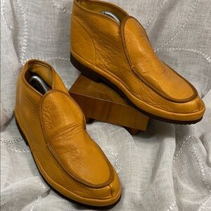 NWOT Handmade leather slid on ankle booties